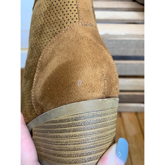 Faux Suede Ankle Boot with 1.5in Heel Size 8.5 - Picture 7 of 7